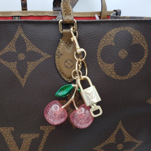Authentic Louis Vuitton Lock & Key with Unbranded Apple Charm, Keychain - Picture 11 of 11